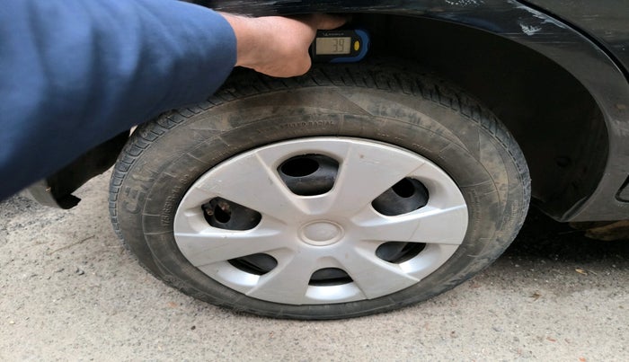 2015 Ford Figo EXI 1.4 DIESEL, Diesel, Manual, 1,69,647 km, tyre