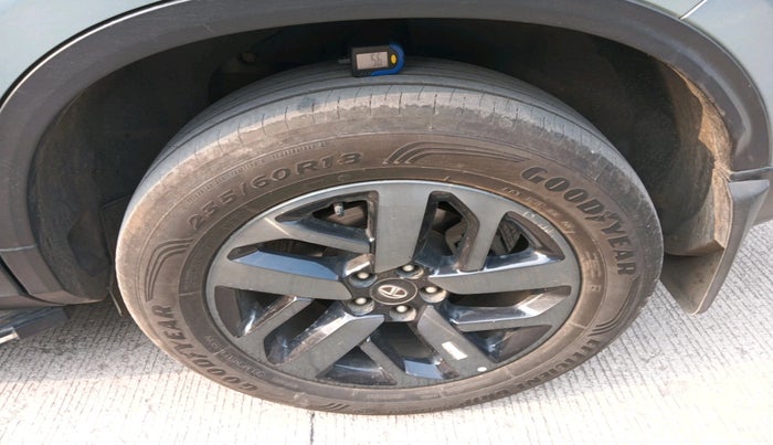 2023 Tata Safari XZA PLUS ADVENTURE, Diesel, Automatic, 31,536 km, tyre