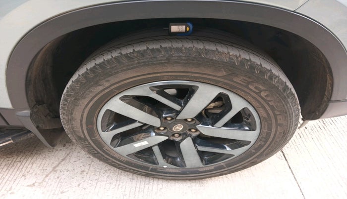 2023 Tata Safari XZA PLUS ADVENTURE, Diesel, Automatic, 31,536 km, tyre