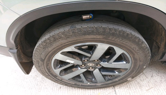 2023 Tata Safari XZA PLUS ADVENTURE, Diesel, Automatic, 31,536 km, tyre