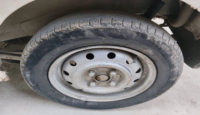 2016 Maruti Wagon R 1.0 LXI CNG, Petrol, Manual, 2,45,068 km, tyre