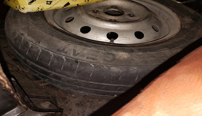 2016 Maruti Wagon R 1.0 LXI CNG, Petrol, Manual, 2,45,068 km, tyre