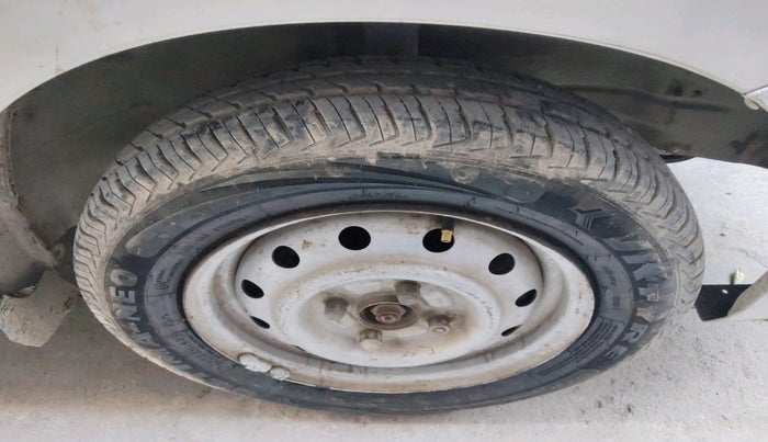 2016 Maruti Wagon R 1.0 LXI CNG, Petrol, Manual, 2,45,068 km, tyre