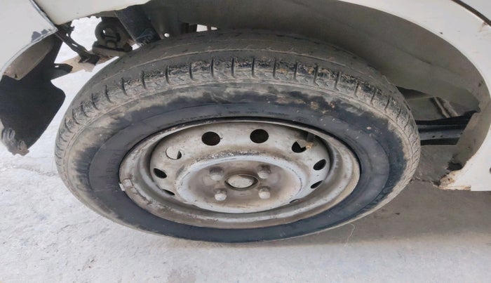 2016 Maruti Wagon R 1.0 LXI CNG, Petrol, Manual, 2,45,068 km, tyre