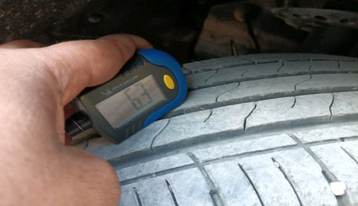 2022 Mahindra XUV700 AX 3 P MT 5 STR, Petrol, Manual, 19,420 km, tyre