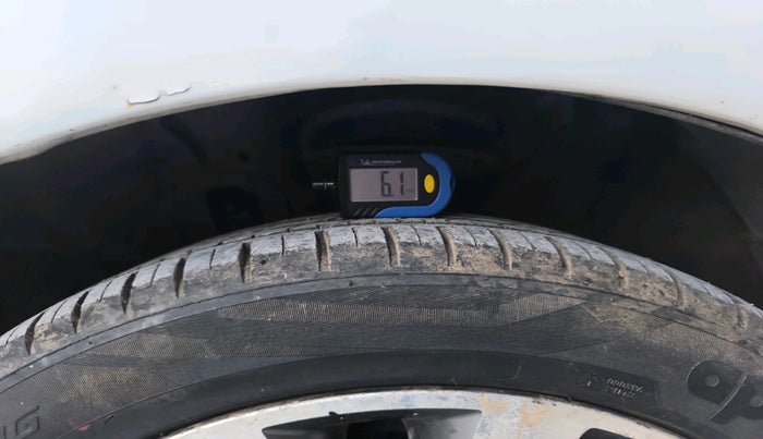 2014 Hyundai Verna FLUIDIC 1.6 CRDI SX, Diesel, Manual, 80,000 km, tyre