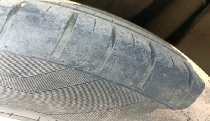 2021 Maruti Swift ZXI AMT, Petrol, Automatic, 44,649 km, tyre