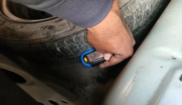 2012 Ford Figo ZXI 1.4 DIESEL, Diesel, Manual, 90,809 km, tyre