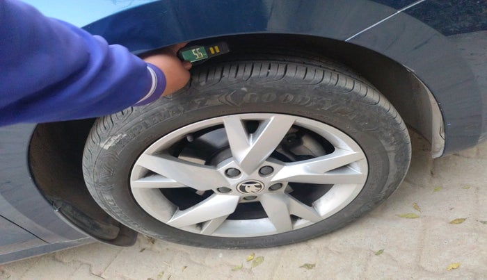 2022 Skoda Octavia STYLE 2.0, Petrol, Automatic, 11,333 km, tyre