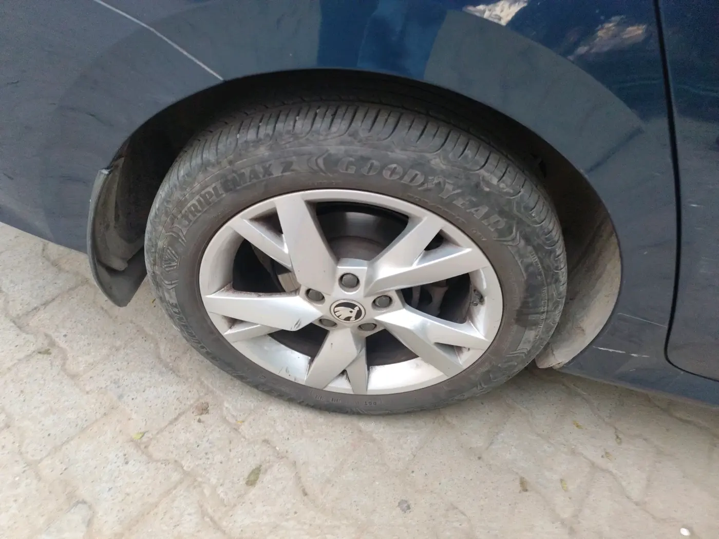 2022 Skoda Octavia STYLE 2.0, Petrol, Automatic, 11,333 km, tyre
