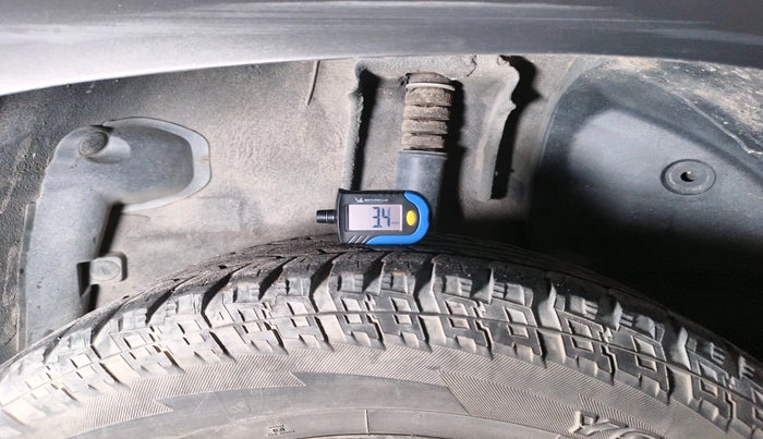 2013 Nissan Terrano XL (D), Diesel, Manual, 77,269 km, tyre