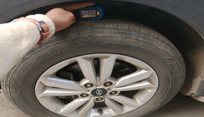 2015 Hyundai Creta SX 1.6 DIESEL, Diesel, Manual, 1,06,693 km, tyre