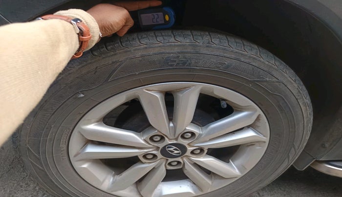 2015 Hyundai Creta SX 1.6 DIESEL, Diesel, Manual, 1,06,693 km, tyre