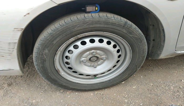 2016 Honda Amaze 1.5L I-DTEC E, Diesel, Manual, 1,23,070 km, tyre