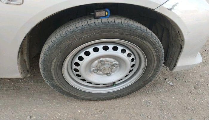 2016 Honda Amaze 1.5L I-DTEC E, Diesel, Manual, 1,23,070 km, tyre