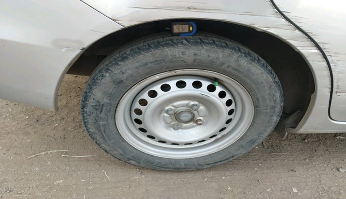 2016 Honda Amaze 1.5L I-DTEC E, Diesel, Manual, 1,23,070 km, tyre