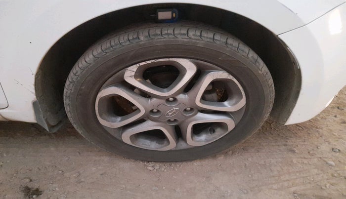 2018 Hyundai Elite i20 ASTA 1.2 (O), Petrol, Manual, 1,00,609 km, tyre