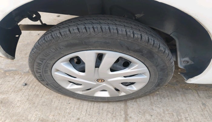 2014 Datsun Go T, Petrol, Manual, 93,291 km, tyre