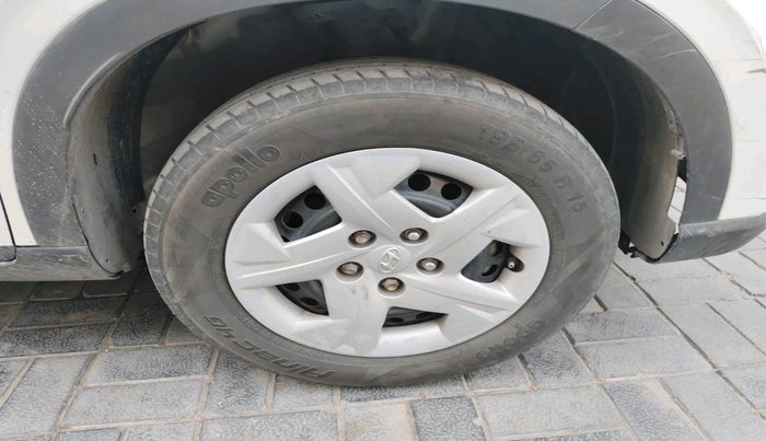 2022 Hyundai VENUE SX 1.2 PETROL, Petrol, Manual, 75,517 km, tyre