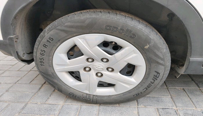 2022 Hyundai VENUE SX 1.2 PETROL, Petrol, Manual, 75,517 km, tyre