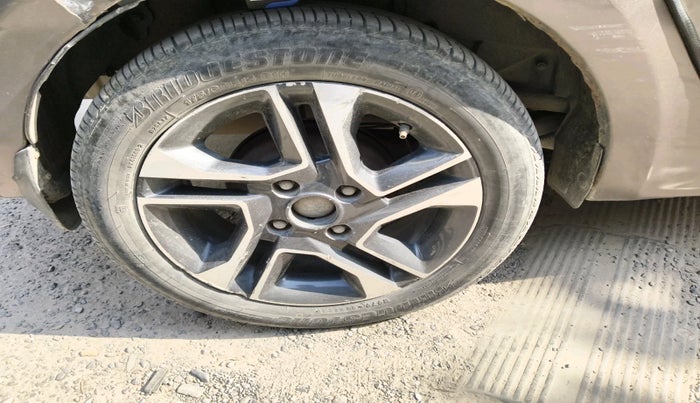 2017 Tata TIGOR XT PETROL, Petrol, Manual, 68,864 km, tyre