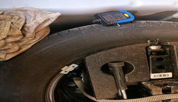 2022 Volkswagen TAIGUN TOPLINE 1.0 TSI MT, Petrol, Manual, 13,908 km, tyre