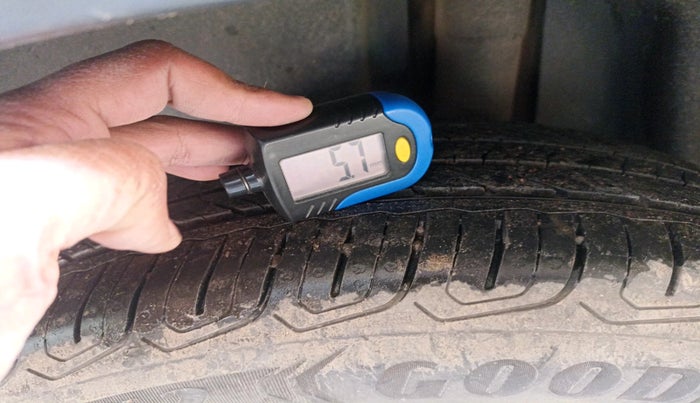 2022 Volkswagen TAIGUN TOPLINE 1.0 TSI MT, Petrol, Manual, 13,908 km, tyre