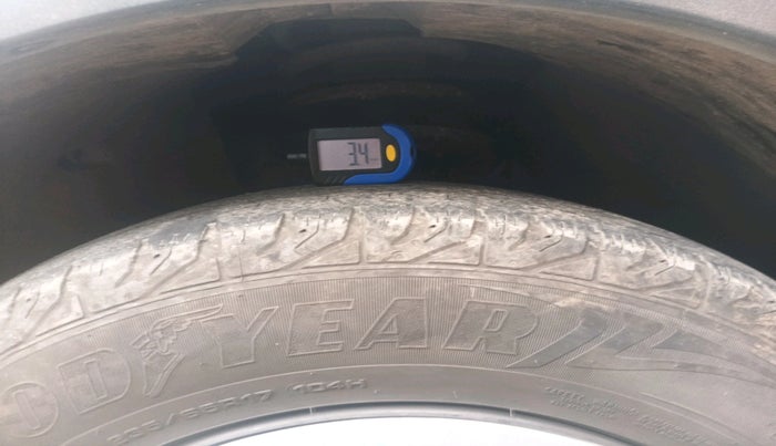 2017 Mahindra XUV500 W6, Diesel, Manual, 1,53,386 km, tyre