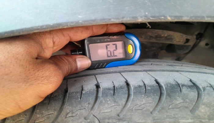 2023 KIA CARENS PREMIUM 1.5 PETROL 7 STR, Petrol, Manual, 73,660 km, tyre