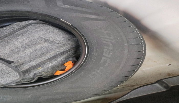 2024 Hyundai VENUE E 1.2, Petrol, Manual, 14,554 km, tyre