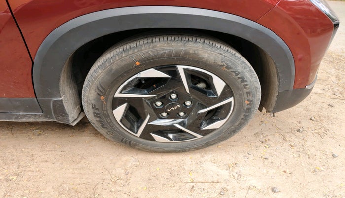 2024 KIA SONET HTK (O) 1.2 Petrol MT, Petrol, Manual, 28,500 km, tyre