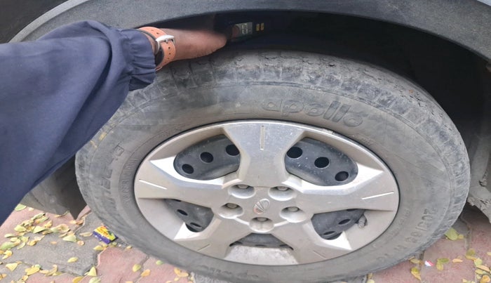 2020 Mahindra XUV300 W6 1.5 Diesel, Diesel, Manual, 52,753 km, tyre