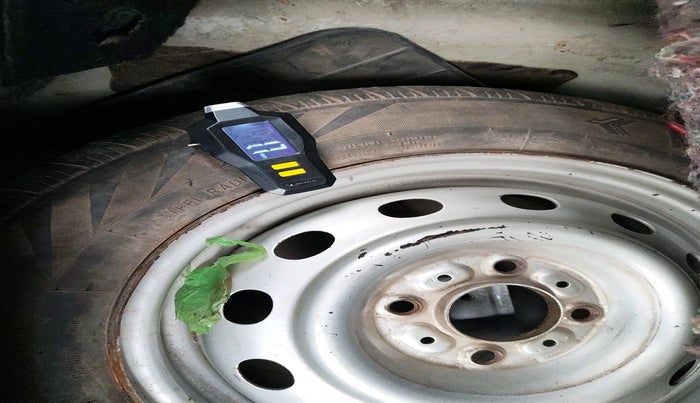 2013 Tata Indica Vista LS TDI, Diesel, Manual, 2,15,885 km, tyre