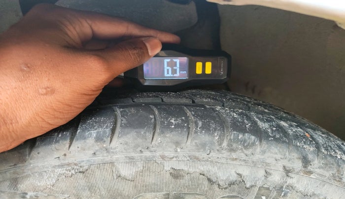 2013 Tata Indica Vista LS TDI, Diesel, Manual, 2,15,885 km, tyre