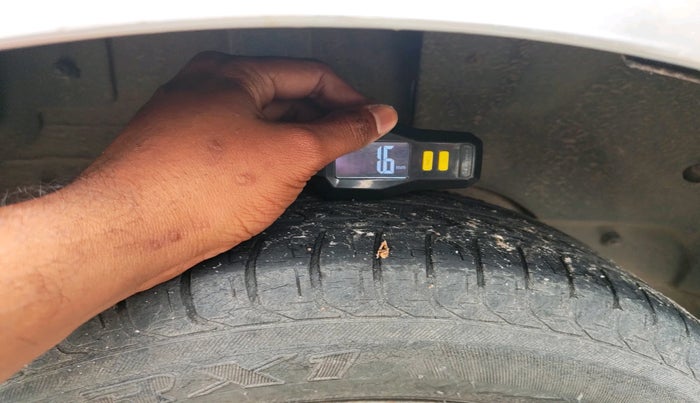 2013 Tata Indica Vista LS TDI, Diesel, Manual, 2,15,885 km, tyre