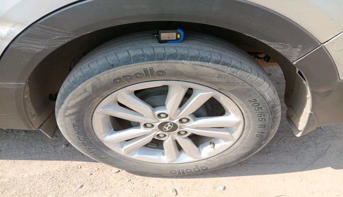 2017 Hyundai Creta SX 1.6 DIESEL, Diesel, Manual, 1,79,226 km, tyre