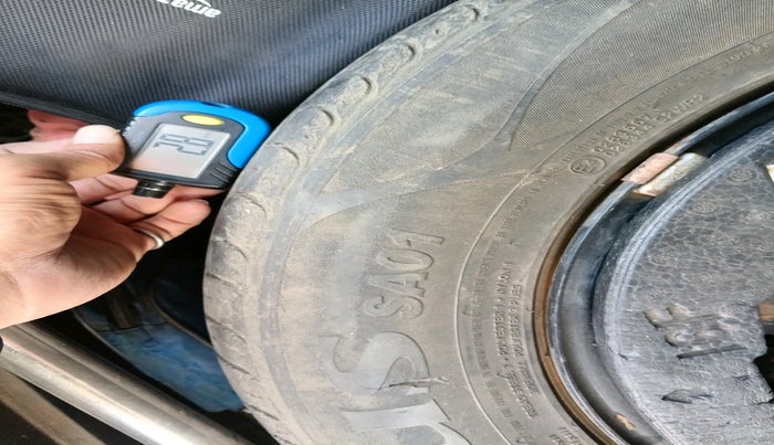 2017 Hyundai Creta SX 1.6 DIESEL, Diesel, Manual, 1,79,226 km, tyre