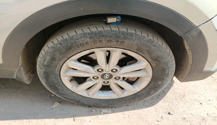 2017 Hyundai Creta SX 1.6 DIESEL, Diesel, Manual, 1,79,226 km, tyre