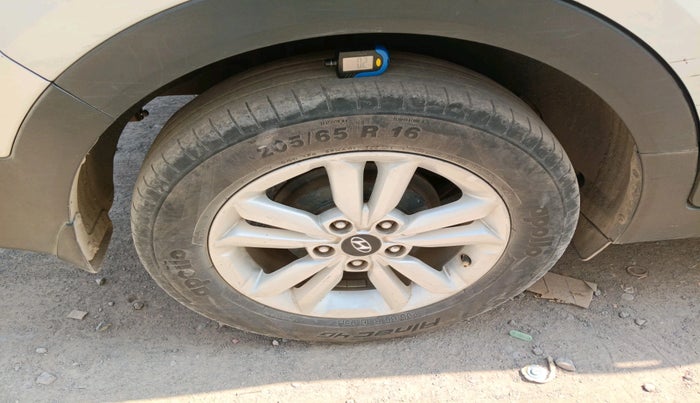 2017 Hyundai Creta SX 1.6 DIESEL, Diesel, Manual, 1,79,226 km, tyre