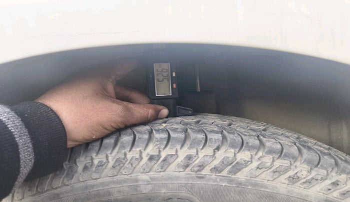 2011 Volkswagen Polo TRENDLINE 1.2L DIESEL, Diesel, Manual, 1,08,628 km, tyre