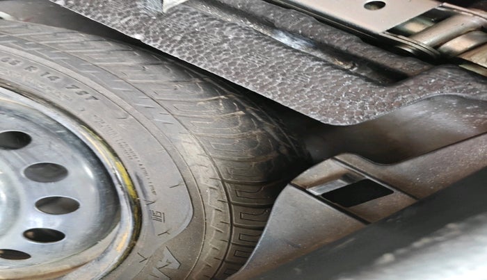 2016 Maruti Wagon R 1.0 VXI, Petrol, Manual, 38,528 km, tyre