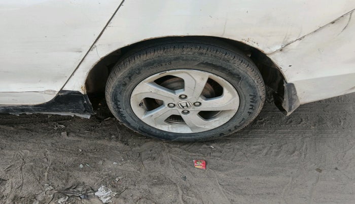 2015 Honda City 1.5L I-DTEC V, Diesel, Manual, 1,48,089 km, tyre