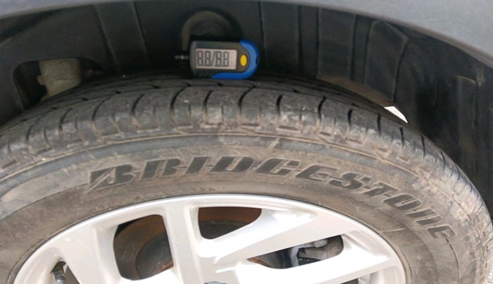 2022 Mahindra XUV300 W8 1.5 DIESEL, Diesel, Manual, 13,637 km, tyre