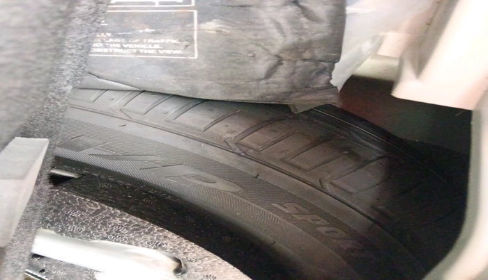 2022 Mahindra XUV300 W8 1.5 DIESEL, Diesel, Manual, 13,637 km, tyre