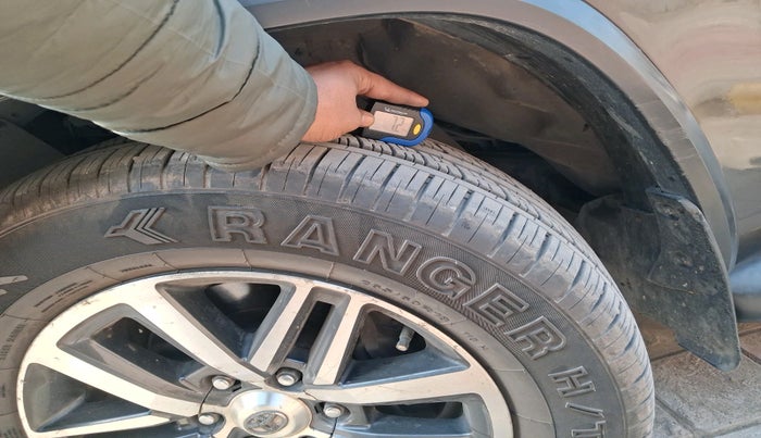 2017 Toyota Fortuner 2.8 4X4 AT, Diesel, Automatic, 2,56,000 km, tyre