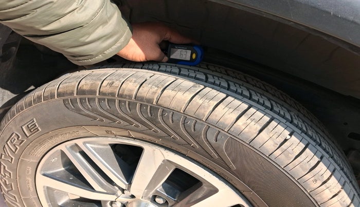 2017 Toyota Fortuner 2.8 4X4 AT, Diesel, Automatic, 2,56,000 km, tyre