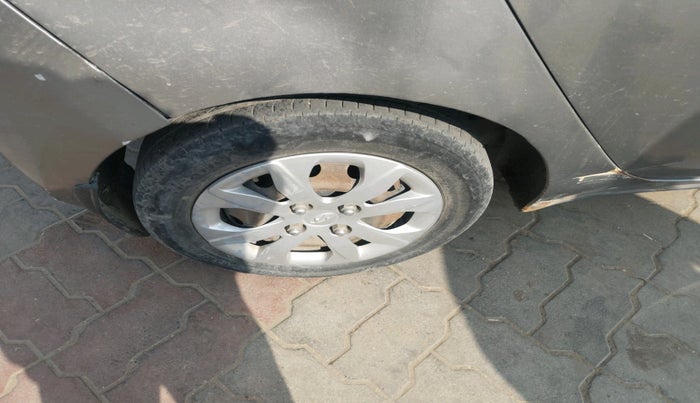 2014 Hyundai Eon MAGNA +, Petrol, Manual, 1,14,150 km, tyre