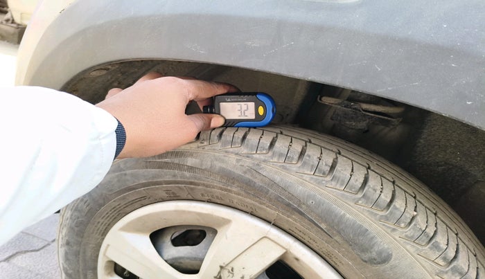 2016 Renault Kwid RXT 0.8, Petrol, Manual, 1,03,041 km, tyre