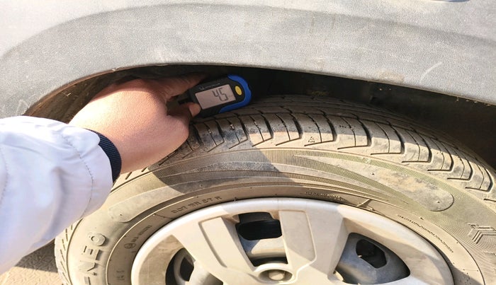 2016 Renault Kwid RXT 0.8, Petrol, Manual, 1,03,041 km, tyre