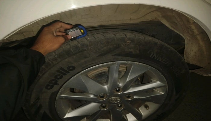 2020 Toyota Innova Crysta 2.4 VX 8 STR, Diesel, Manual, 2,48,792 km, tyre